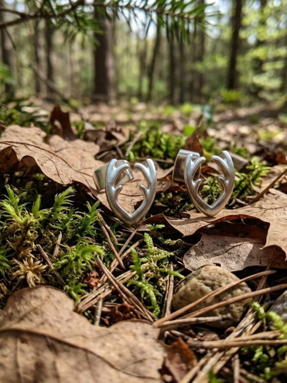 Gold / Silver Tone Antler Theme Stud Earrings